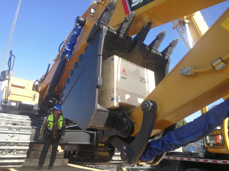 乌兹别克斯坦塔什干挖掘机运输项目