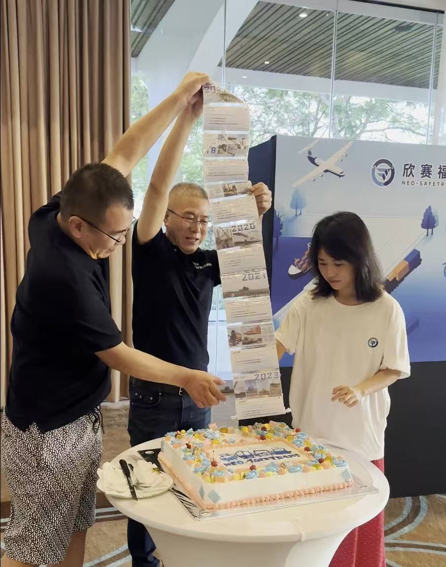 1752125188943126.jpg aabf86a0790d9b4edcfb86495ac0ae6e.jpg